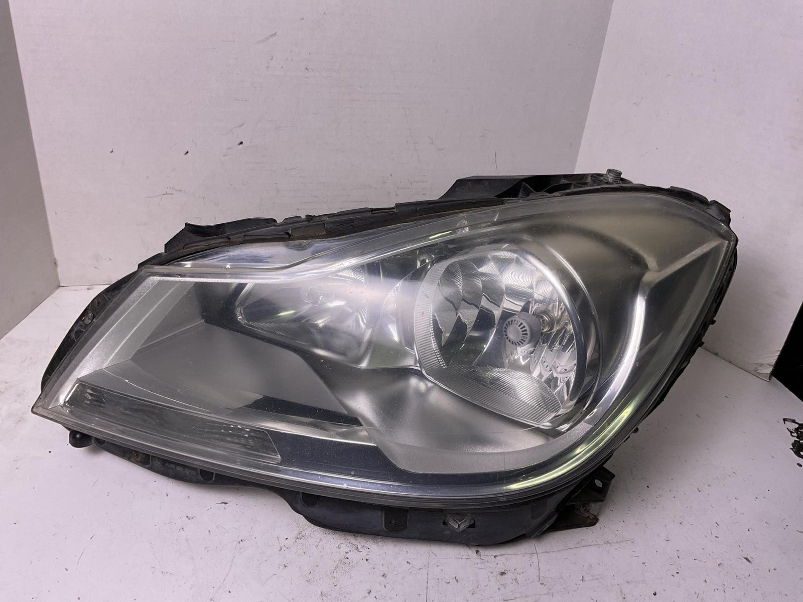 Headlamp Assembly MERCEDES C-CLASS Left 08 09 10 110